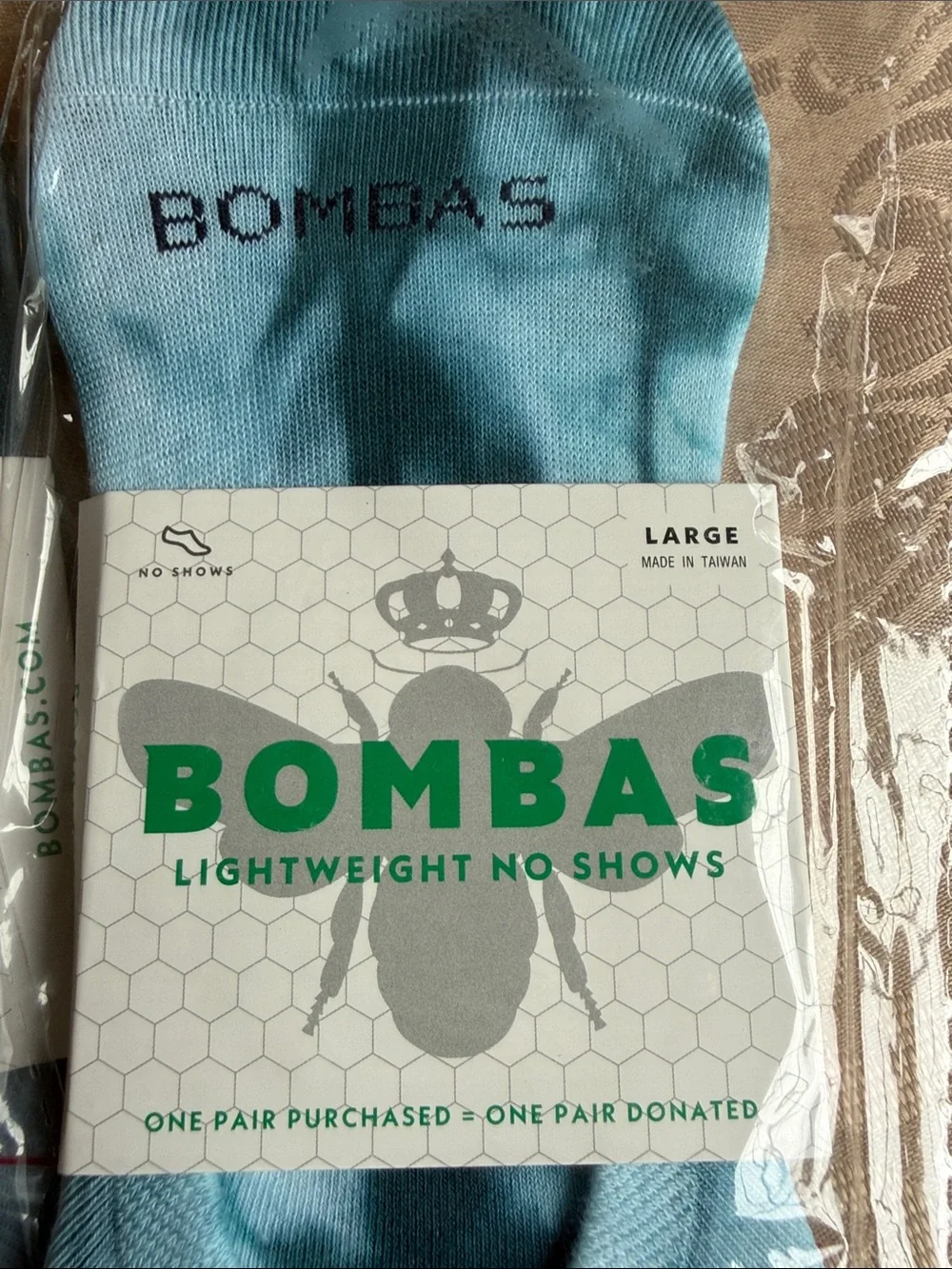 NWT Bombas Unisex Lightweight Tie Dye No Show BLUE Socks Comfy 2-Pack Size Large